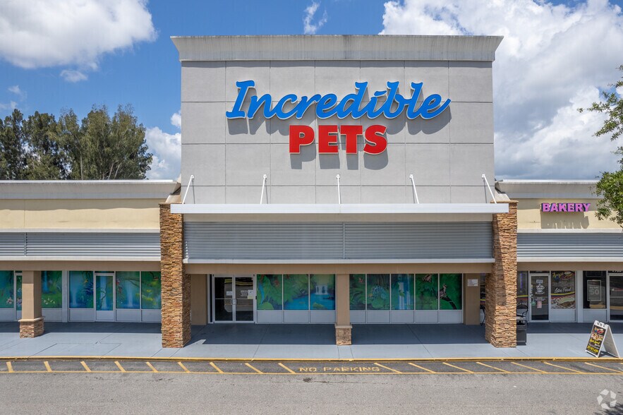 More Photos Of 1800-1976 N Wickham Rd, Melbourne Unknown For Lease