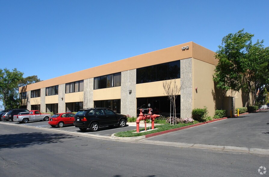 More Photos Of 1012 Brioso Dr, Costa Mesa Research And Development For Lease