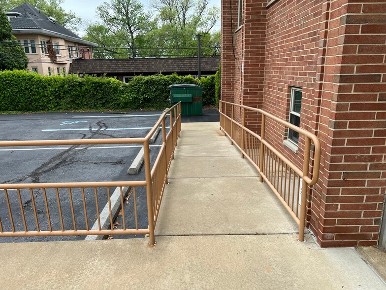 More Photos Of 1806 N Van Buren St, Wilmington Medical For Sale