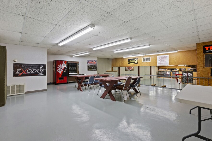 More Photos Of 5500 Franklin Ave, Waco Freestanding For Sale