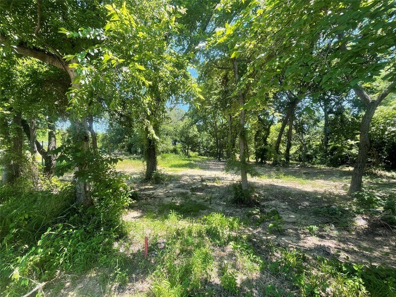 More Photos Of 910 N Houston Ave, Denison Land For Lease