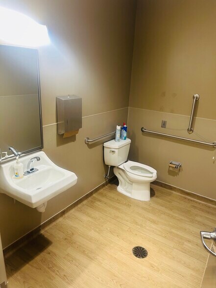 More Photos Of 102 Coyote Ln, Robersonville Medical For Lease