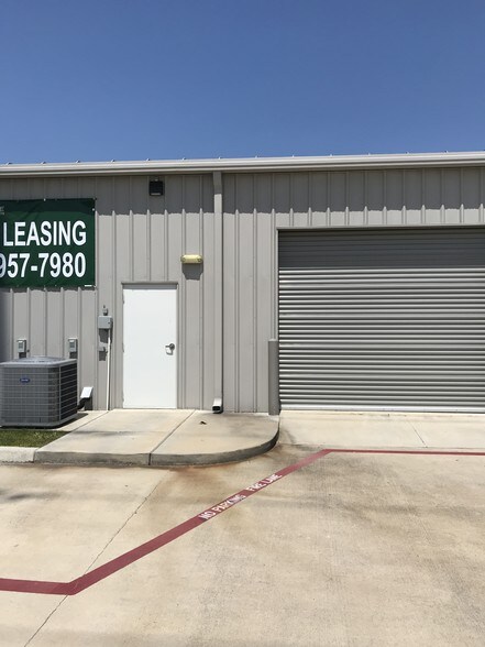 More Photos Of 145 Magellan Cir, Webster Light Distribution For Sale