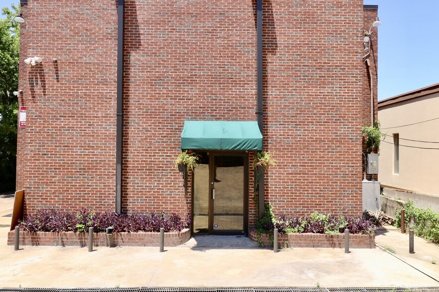 More Photos Of 2909 Lackland Rd, Fort Worth Medical For Lease