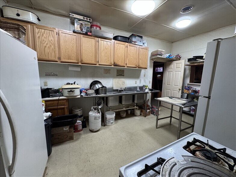 More Photos Of 205 N Macon St, Bevier Restaurant For Sale