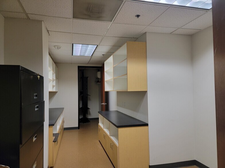 More Photos Of 3281 E Guasti Rd, Ontario Unknown For Lease