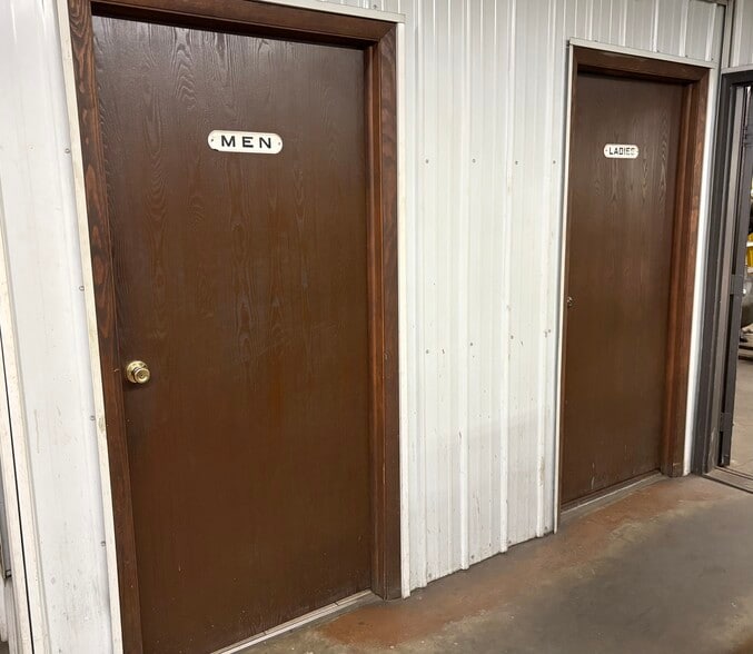 More Photos Of 1025 E Huron Ave, Bad Axe Auto Repair For Sale