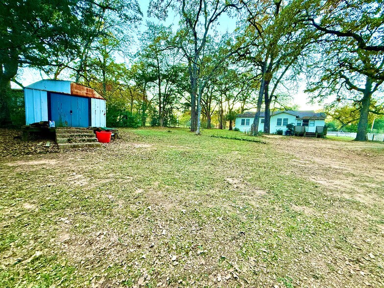 More Photos Of 9278 N Highway 77, Lexington Flex For Sale