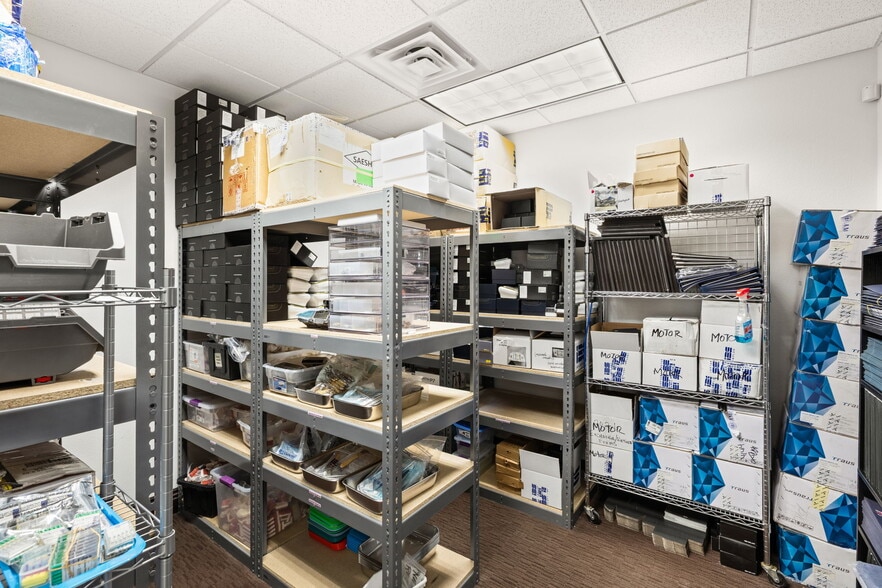 More Photos Of 7830 W Sahara Ave, Las Vegas Office For Sale