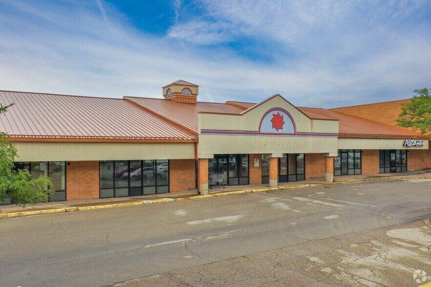 More Photos Of 3311 N Sterling Ave, Peoria General Retail For Sale
