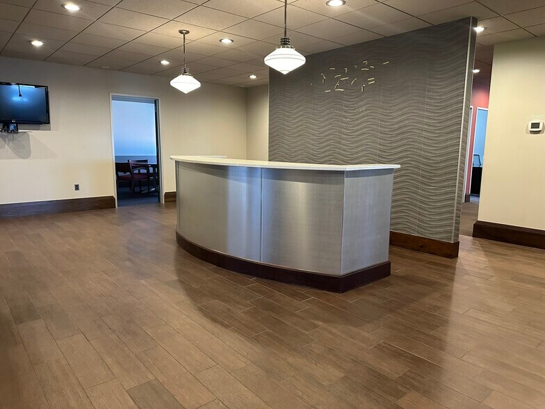 More Photos Of 2700 Loch Raven Rd, Baltimore Unknown For Lease