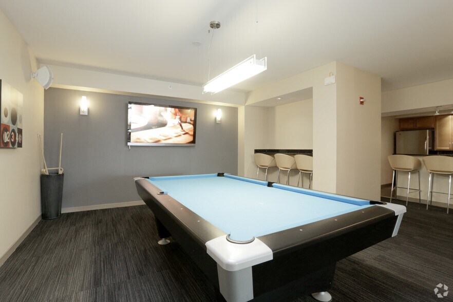 More Photos Of 555 W Kinzie St, Chicago Apartments For Lease
