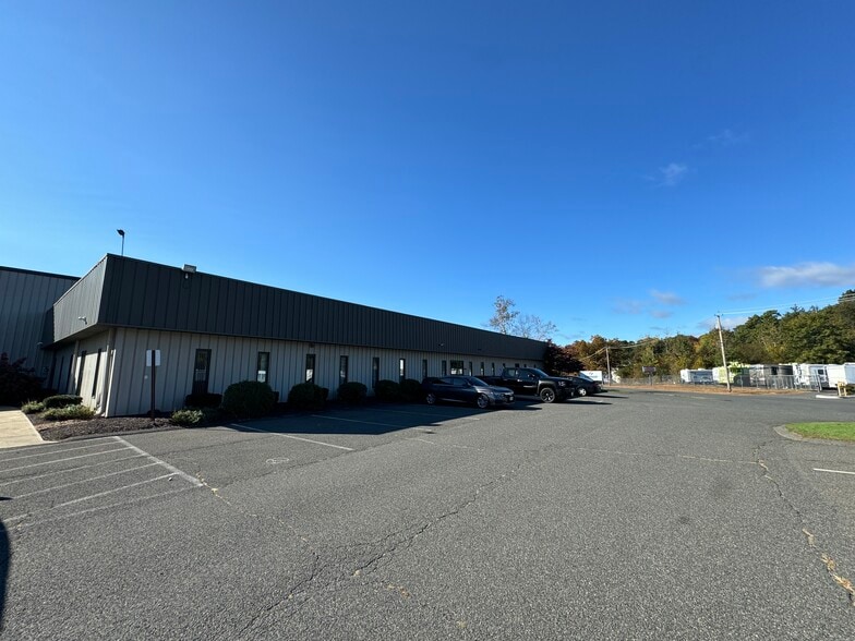 More Photos Of 21 Industrial Dr, South Hadley Manufacturing For Lease