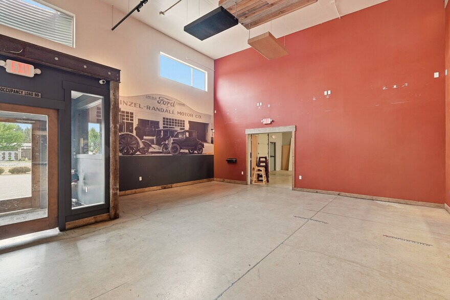 More Photos Of 4110 S Bowdish Rd, Spokane Light Distribution For Sale