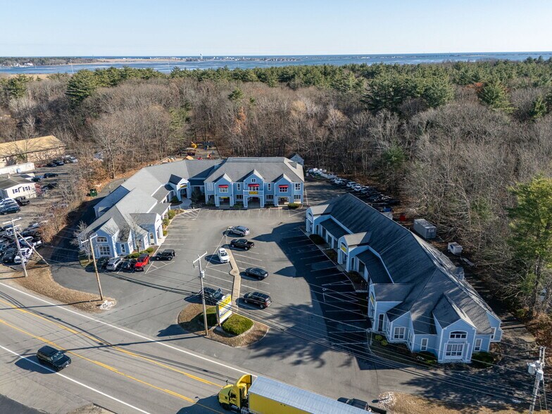 More Photos Of 105 Lafayette Rd, Hampton Falls Freestanding For Sale