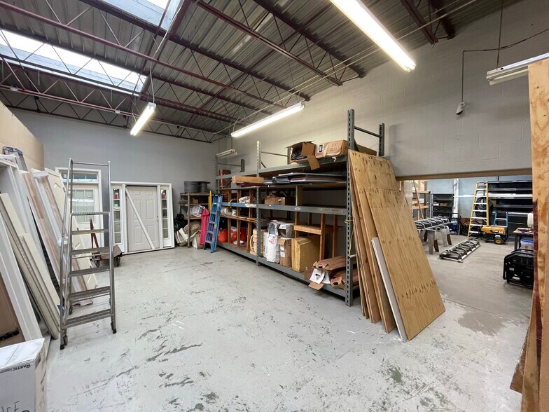 More Photos Of 941 Norfolk Sq, Norfolk Manufacturing For Lease