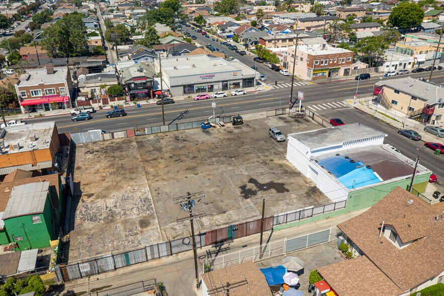 More Photos Of 110 E 62nd St, Los Angeles Auto Repair For Lease