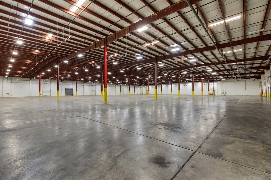 More Photos Of 4800 Coates Dr, Fairburn Warehouse For Lease