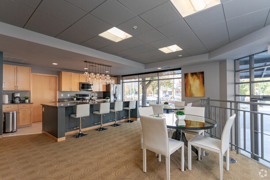 More Photos Of 411 E Menomonee St, Milwaukee Apartments For Lease