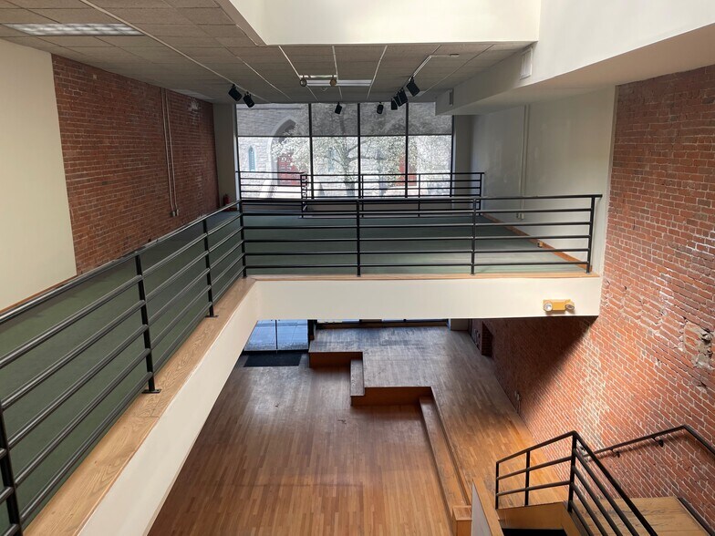 More Photos Of 262 Atlantic St, Stamford Freestanding For Lease