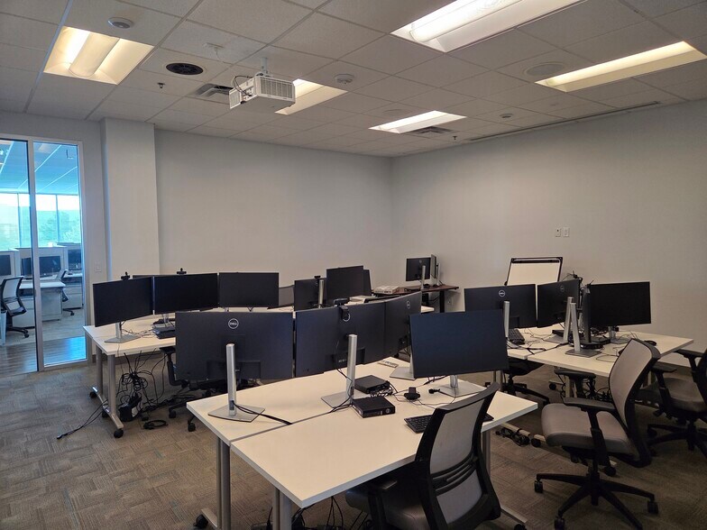 More Photos Of 4609 Regent Blvd, Irving Loft Creative Space For Lease
