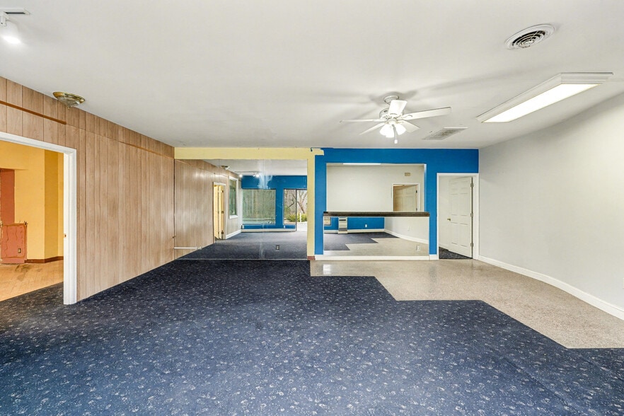 More Photos Of 670 Cambridge St, Fredericksburg Warehouse For Lease