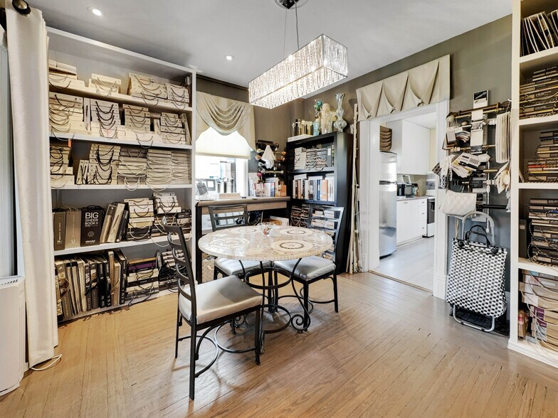 More Photos Of 273-275 Brant Av, Brantford Office For Sale