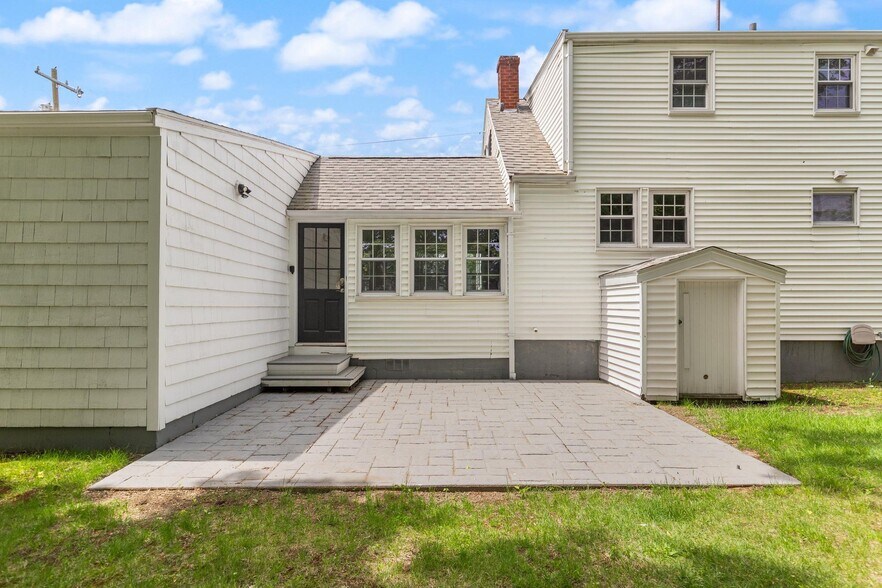 More Photos Of 32 Prince St, Danvers Office For Lease