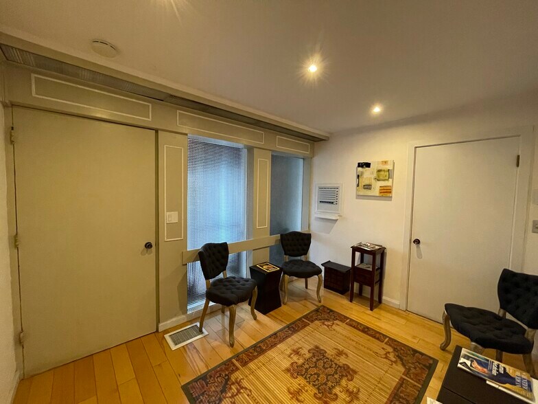 More Photos Of 10 Millwood St, Mill Valley Medical For Sale