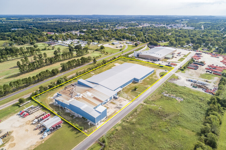 Primary Photo Of 1301 Industrial Park Rd, Mountain Grove Warehouse For Sale