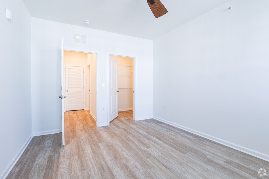 More Photos Of 5401 Commonwealth Centre Pky, Midlothian Apartments For Sale