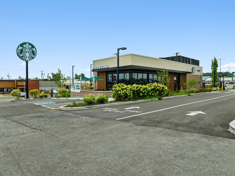 More Photos Of 2136-2196 Gallatin Pike N, Madison Storefront For Lease