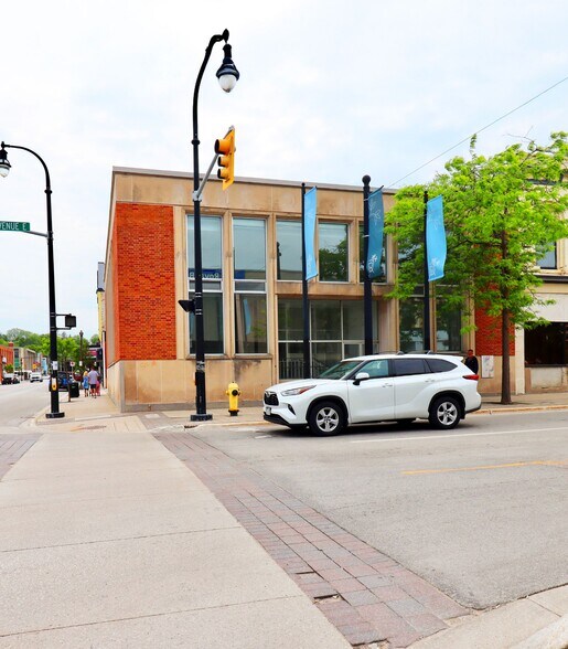 More Photos Of 899 2nd Av E, Owen Sound Bank For Sale