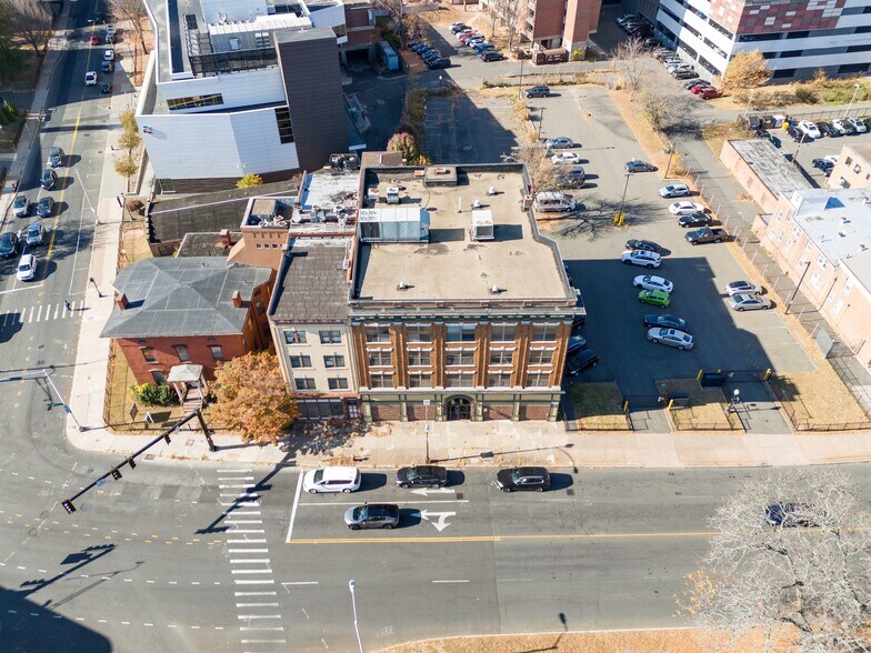 More Photos Of 19-25 Main St, Hartford Office Residential For Sale