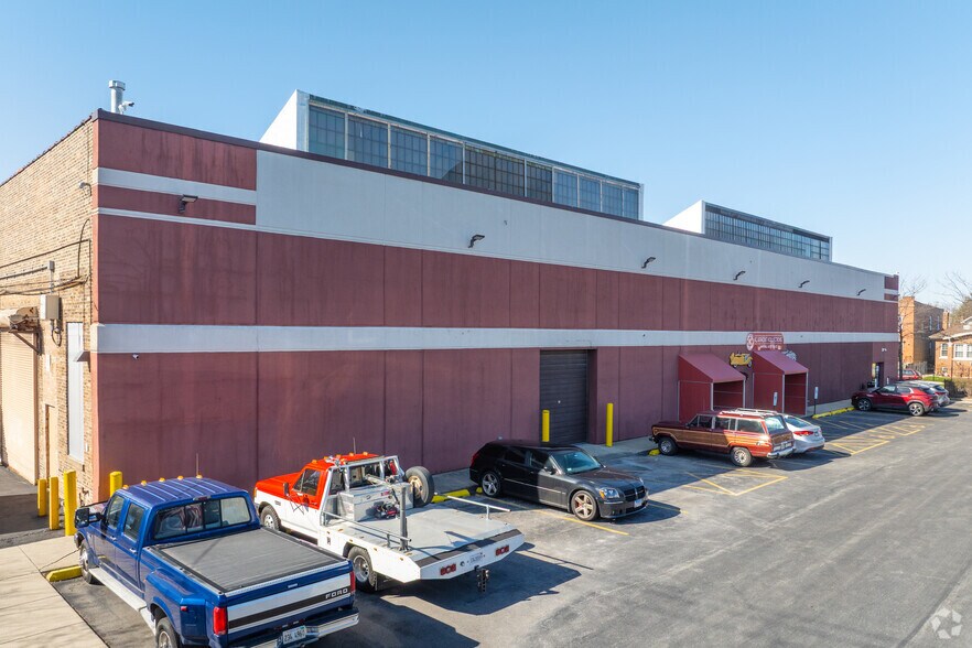 More Photos Of 3033 N Knox Ave, Chicago Warehouse For Lease