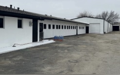 More Photos Of 11641 Denton Dr, Dallas Showroom For Lease