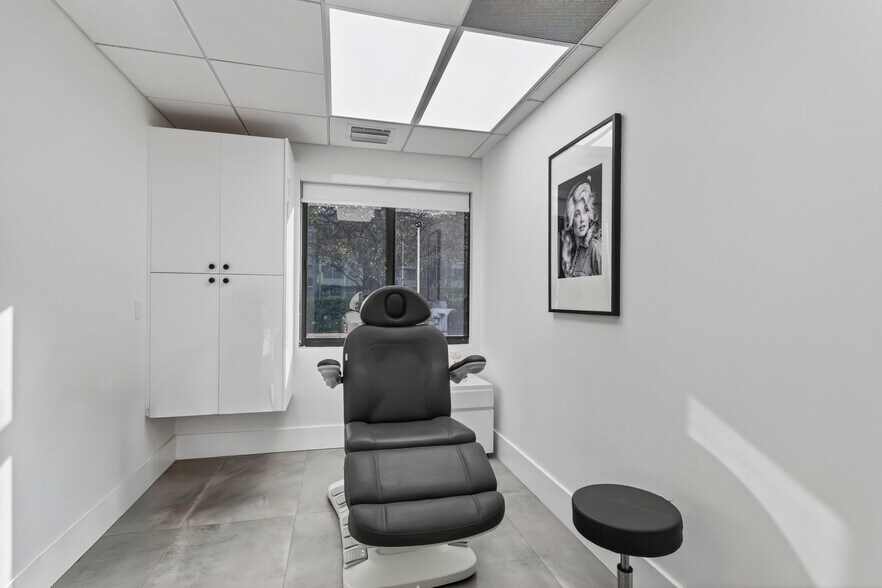 More Photos Of 9410 SW 77th Ave, Miami Office For Lease