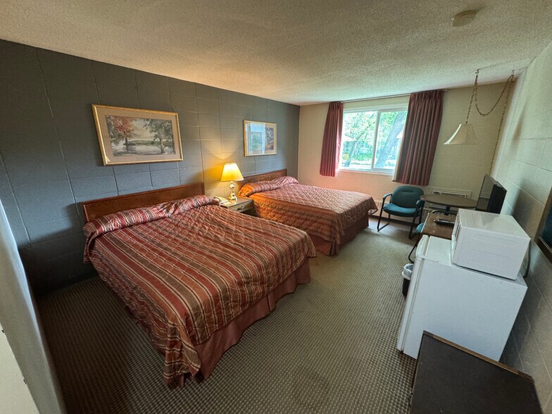 More Photos Of 6011 49 St, Barrhead Hotel For Sale