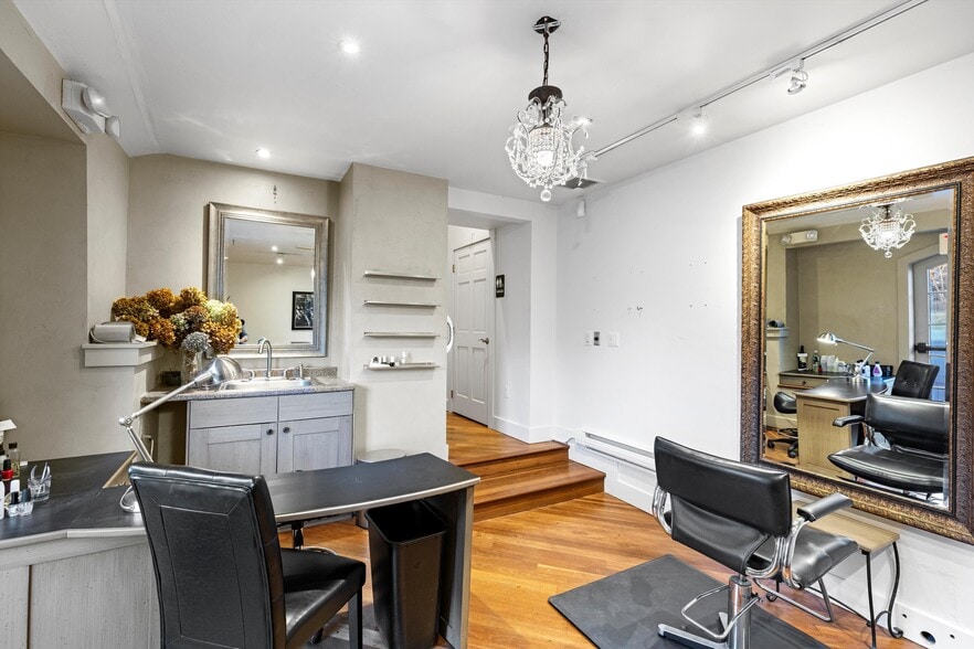 More Photos Of 6610 Lower York Rd, New Hope Freestanding For Sale