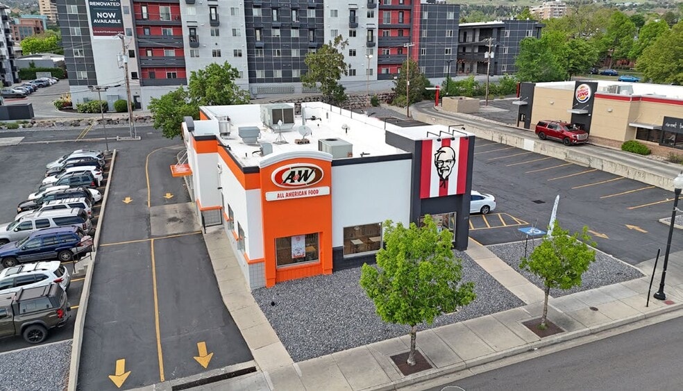 Primary Photo Of 555 E 400 S, Salt Lake City Fast Food For Lease