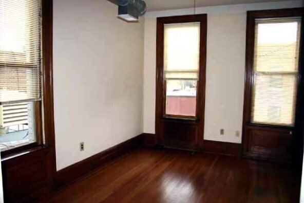 More Photos Of 25-27 N Washington St, Ypsilanti General Retail For Sale