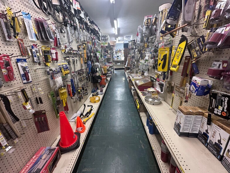 More Photos Of 8925 S Kasson St, Cedar General Retail For Sale