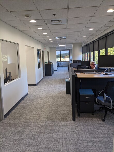 More Photos Of 1466 Main St, Waltham Office For Sale