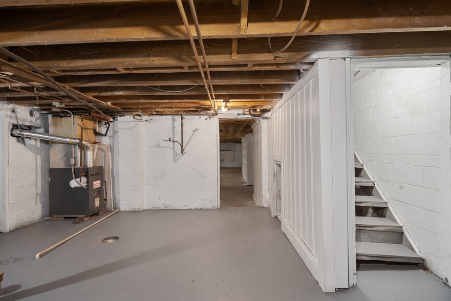 More Photos Of 10118 Eagle St, Dearborn Industrial For Sale