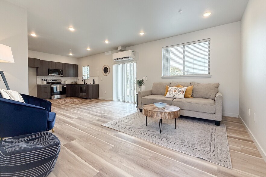 More Photos Of 1007 Grandridge Road, Grandview Apartments For Sale