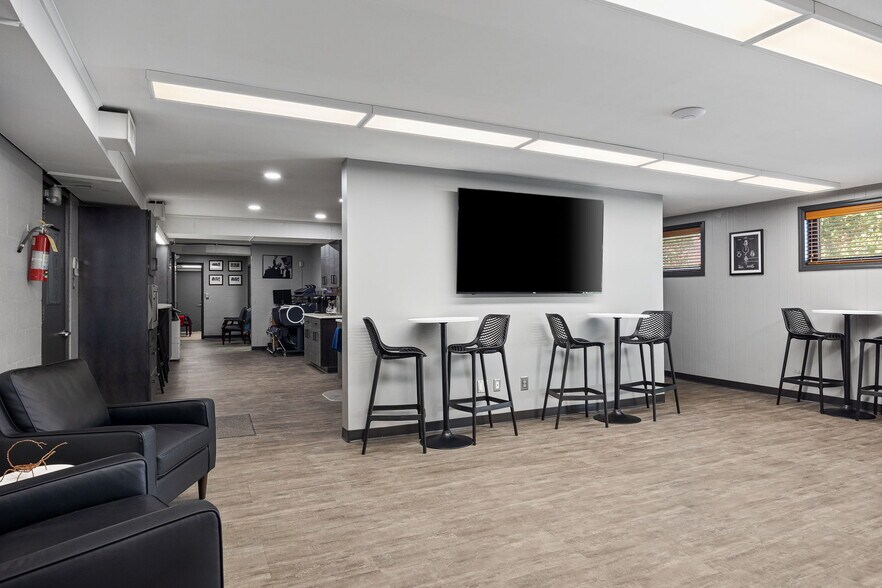 More Photos Of 2302 Highly St, Saint Joseph Warehouse For Sale