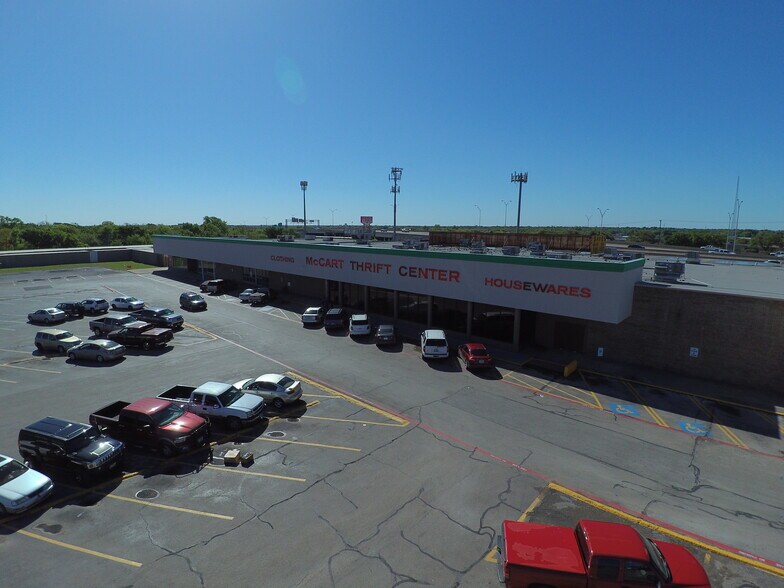 More Photos Of 5203 McCart Ave, Fort Worth Storefront For Lease