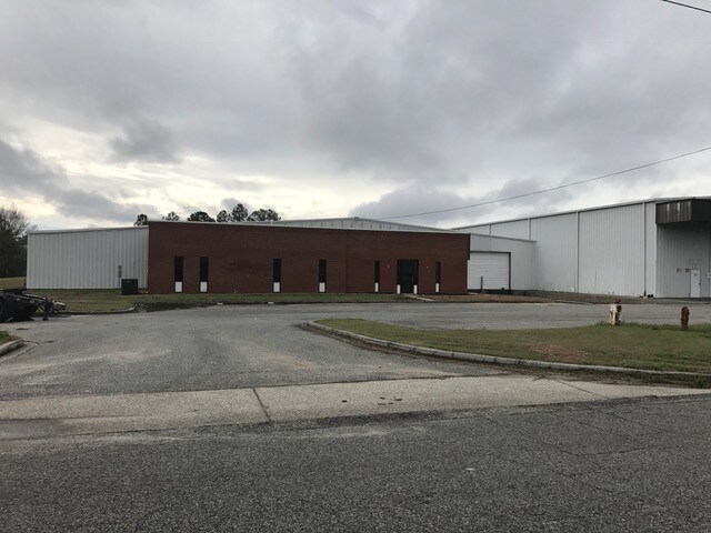 More Photos Of 511 Highland Dr, Valdosta Manufacturing For Lease