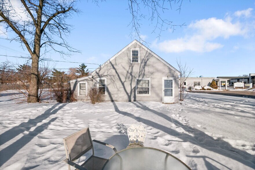 More Photos Of 690 S Lapeer Rd, Oxford Warehouse For Sale