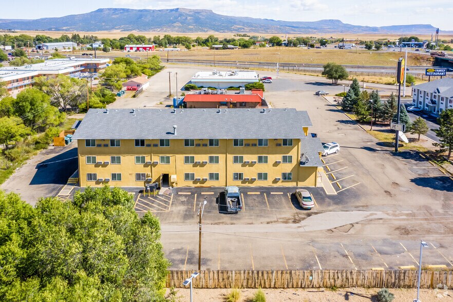 More Photos Of 1610 Cedar St, Raton Hotel For Sale